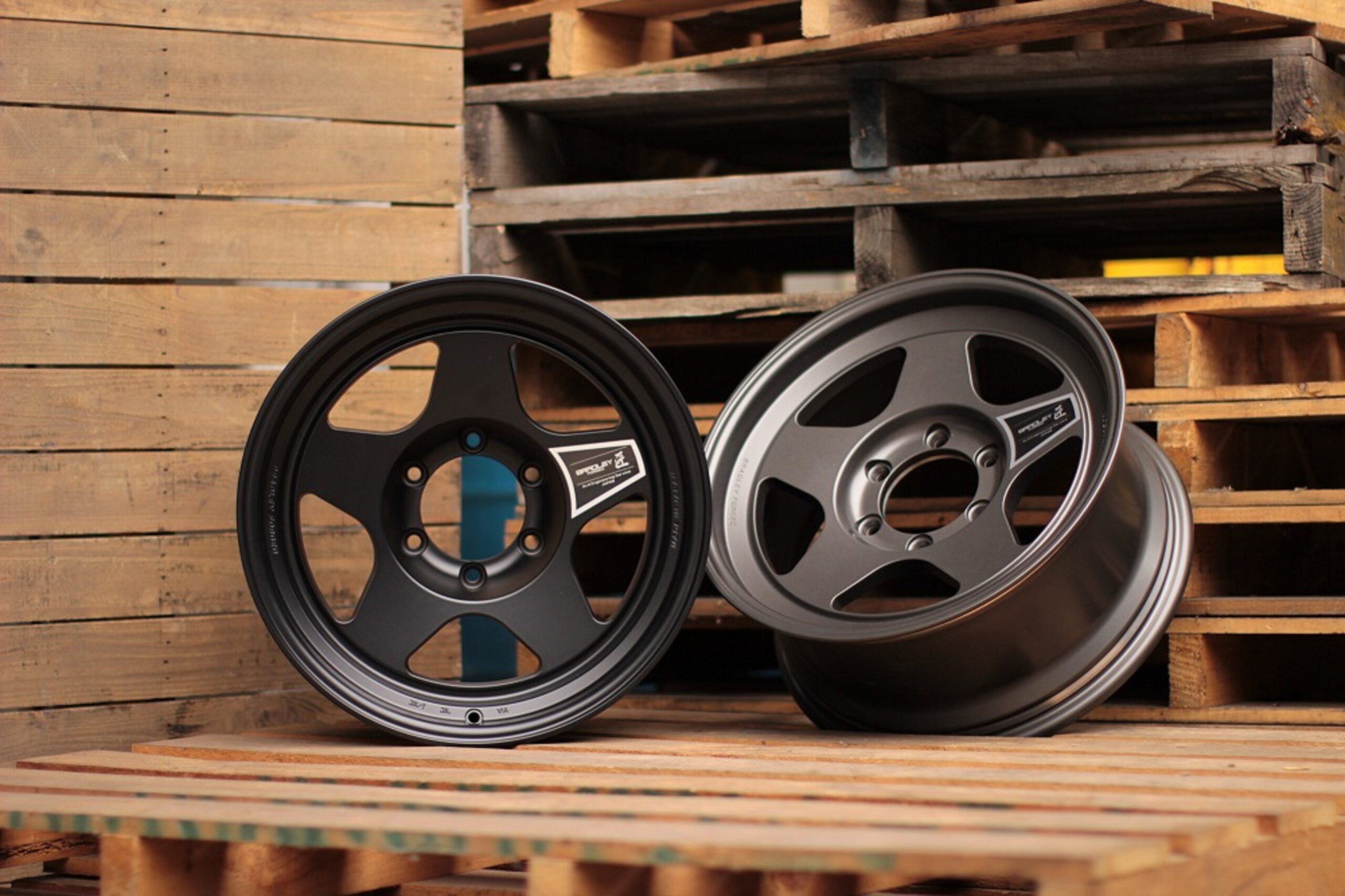 BRADLEY 匠の使い方は無限大。 フォーバイフォーエンジニアリングサービス 4x4 Engineering Service