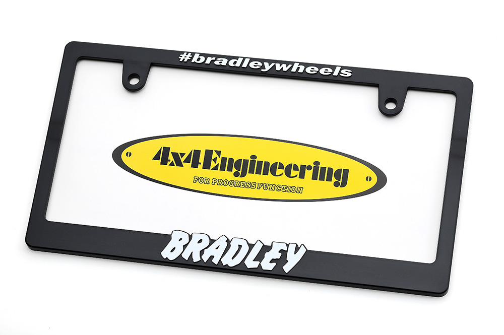 3Dライセンスフレーム BRADLEY Type(ホワイト) 新基準対応