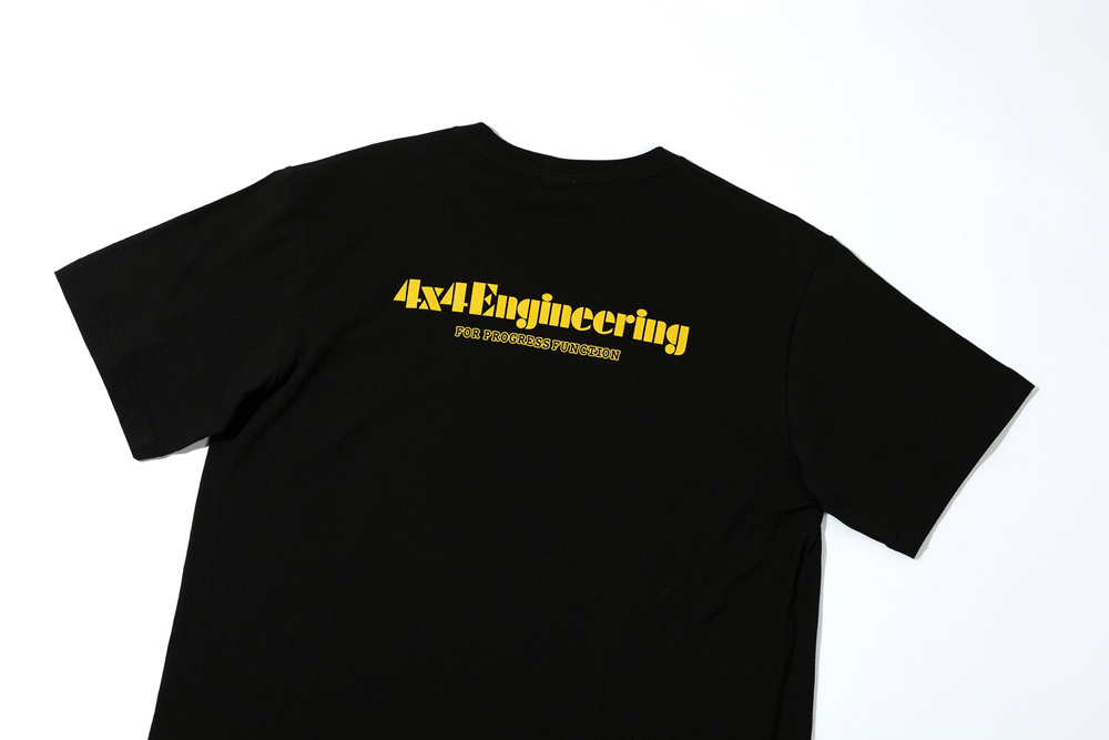 4x4エンジニアリング ステンシルロゴTシャツ