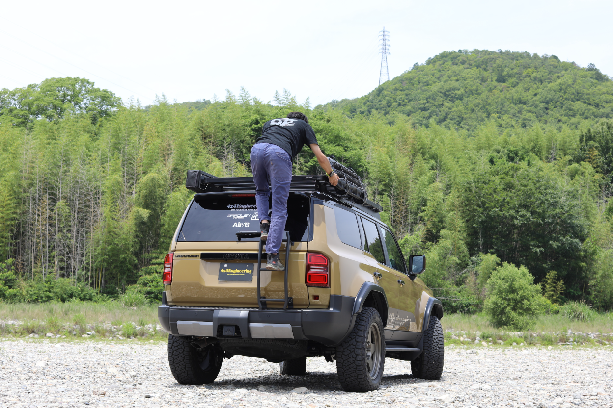 ランドクルーザー250／リアラダー
